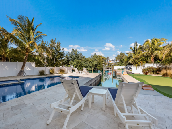 Luxurious Canal-Front Retreat - Perfect for Families